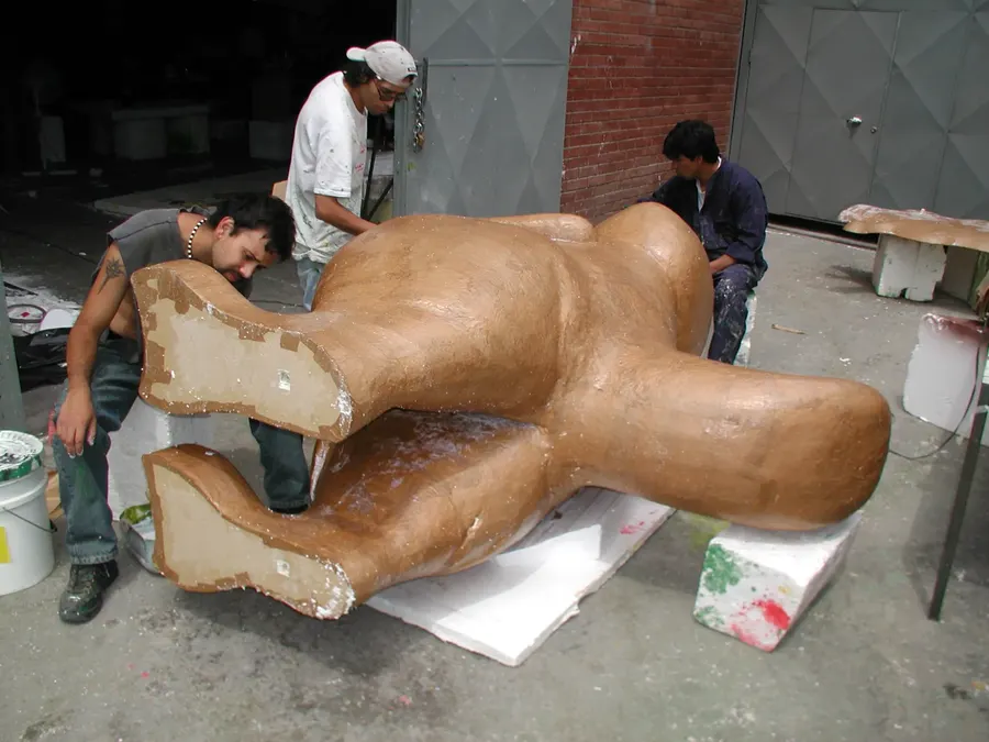 Barney en fabricación